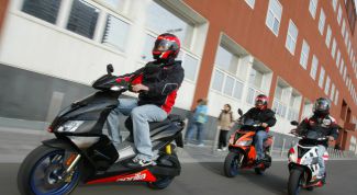 Картинка по теме - как получить права на скутер