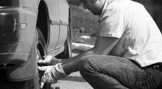 Картинка по теме - как поменять колесо в машине