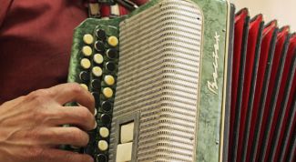 Картинка по теме - как научиться играть на гармони