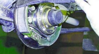 Картинка по теме - как поменять тормозные колодки на ваз