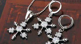 Картинка по теме - как почистить бижутерию