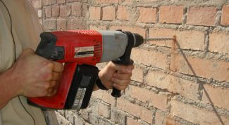 Картинка по теме - как сверлить стену