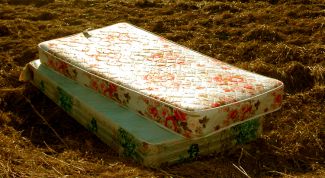 Картинка по теме - как сшить наматрасник