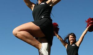 Картинка по теме - как сделать помпоны для черлидинга