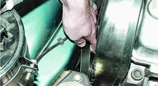 Картинка по теме - как проверить натяжение ремня генератора