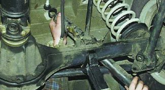 Картинка по теме - как поменять амортизатор
