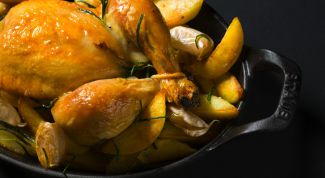 Картинка по теме - как приготовить картошку с курицей в духовке