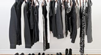 Картинка по теме - как сделать гардеробную из кладовки
