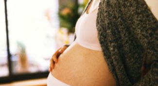 Картинка по теме - как почувствовать шевеление ребенка