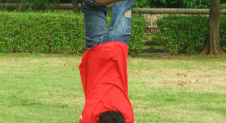 Картинка по теме - как выпрямить позвоночник