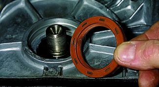Картинка по теме - как поменять сальник на двигателе