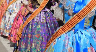 Картинка по теме - как расшить платье