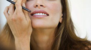 Картинка по теме - как поднять бровь