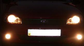 Картинка по теме - как поменять лампочку на калине