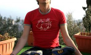 Картинка по теме - как заниматься йогой на дому