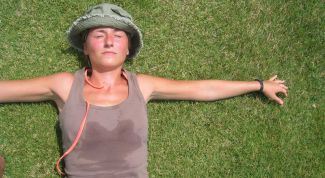 Картинка по теме - как избавиться от запаха пота на одежде