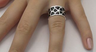 Картинка по теме - как снять кольцо с пальца