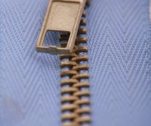 Картинка по теме - как вставить в молнию собачку