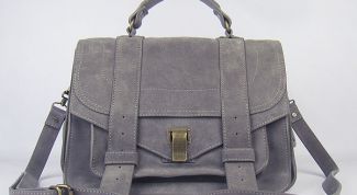 Картинка по теме - как чистить замшевые сумки