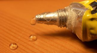 Картинка по теме - как убрать клей с кожи