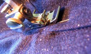 Картинка по теме - как ушить джинсы-клеш