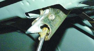 Картинка по теме - как открыть багажник на ваз