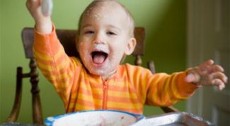 Картинка по теме - как узнать, наедается ли ребенок