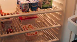 Картинка по теме - как убрать из холодильника неприятный запах