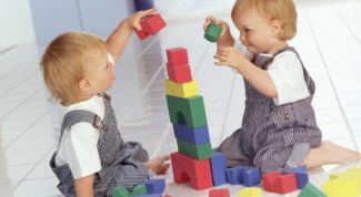 Картинка по теме - как приучать ребёнка играть