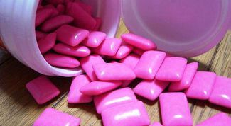 Картинка по теме - как убрать жвачку на брюк