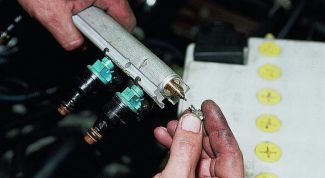 Картинка по теме - как проверить давление в топливной рампе