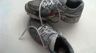 Картинка по теме - как удалить пятна с обуви