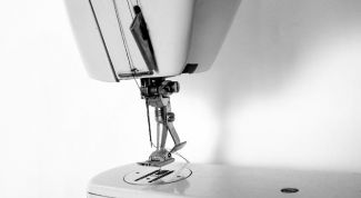 Картинка по теме - как вдеть нитку в швейной  машинке