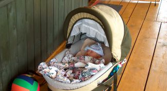 Картинка по теме - как приучить ребёнка к коляске