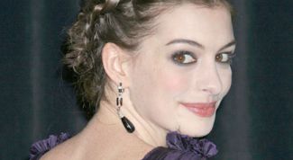 Картинка по теме - как сделать из косы прическу