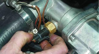 Картинка по теме - как проверить датчик температуры охлаждающей жидкости