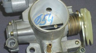 Картинка по теме - как промыть дроссельную заслонку