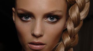 Картинка по теме - как сделать из волос косички