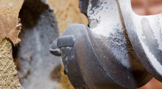 Картинка по теме - как просверлить отверстие в стене