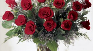 Картинка по теме - как продлить жизнь срезанной розе