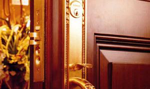 Картинка по теме - как заменить дверные замки