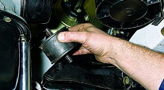Картинка по теме - как проверить подушки на двигателе