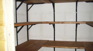 Картинка по теме - как сделать полки в кладовке