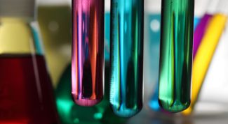 Картинка по теме - как распознать растворы в пробирках