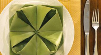 Картинка по теме - как свернуть салфетки на стол