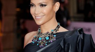 Картинка по теме - как сделать прическу с валиками