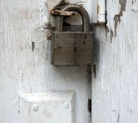 Картинка по теме - как снять дверной замок