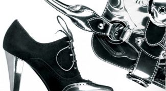 Картинка по теме - как убрать пятна на замшевой обуви