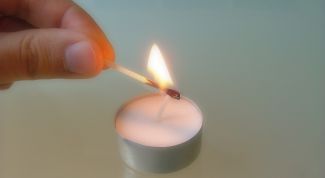 Картинка по теме - как вывести пятно от свечки