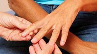 Картинка по теме - как лечить дерматит на руках